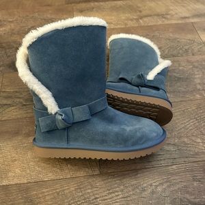 Koolaburra By UGG Arlena Suede Short Boots Women's blue with bows